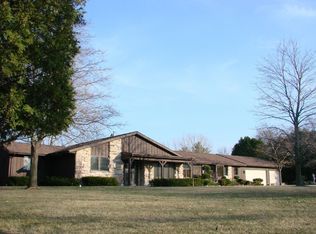 1605 My Ln, Manitowoc, WI 54220