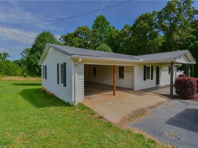 415 Wolf Stake Church Rd, Seneca, SC, 29672