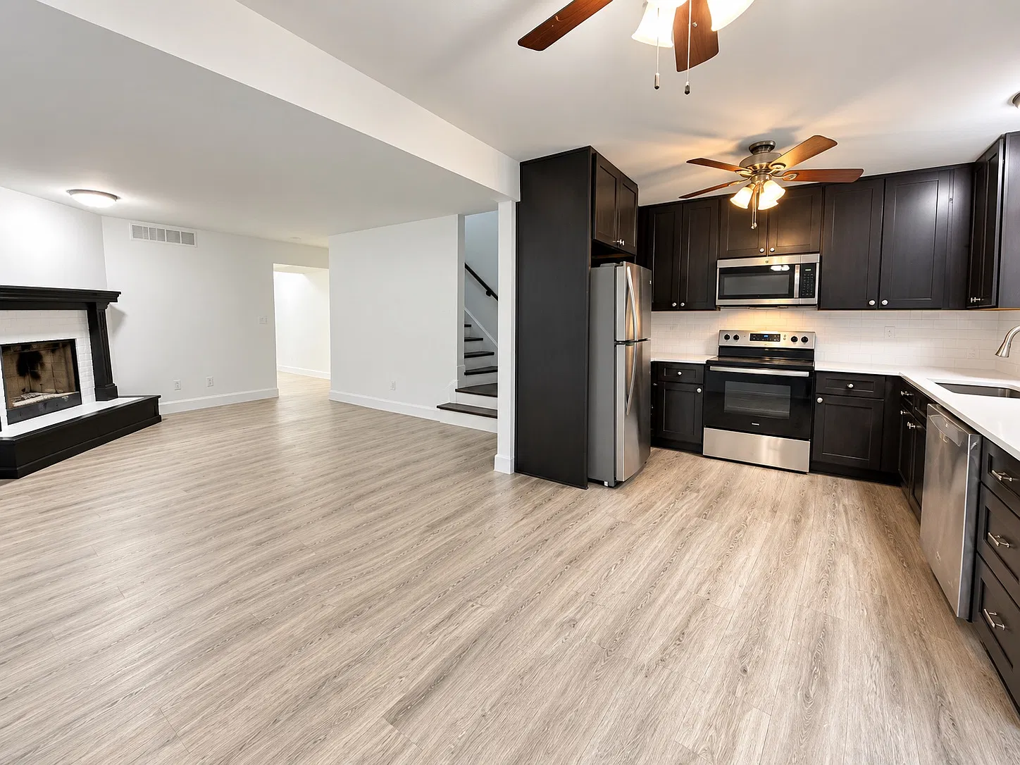 2 bed, 2.5 bath, 1280 sqft, $1,595 — Photo 3