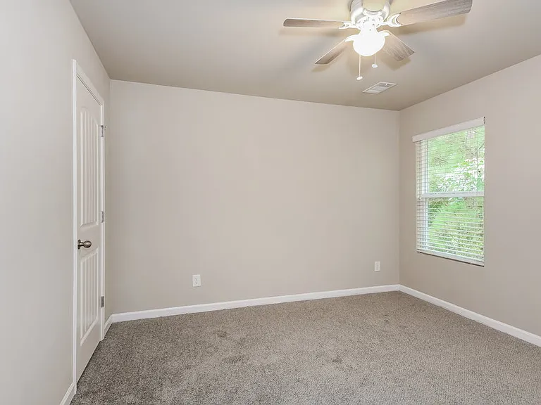 217 Jefferson Ave — Photo 15