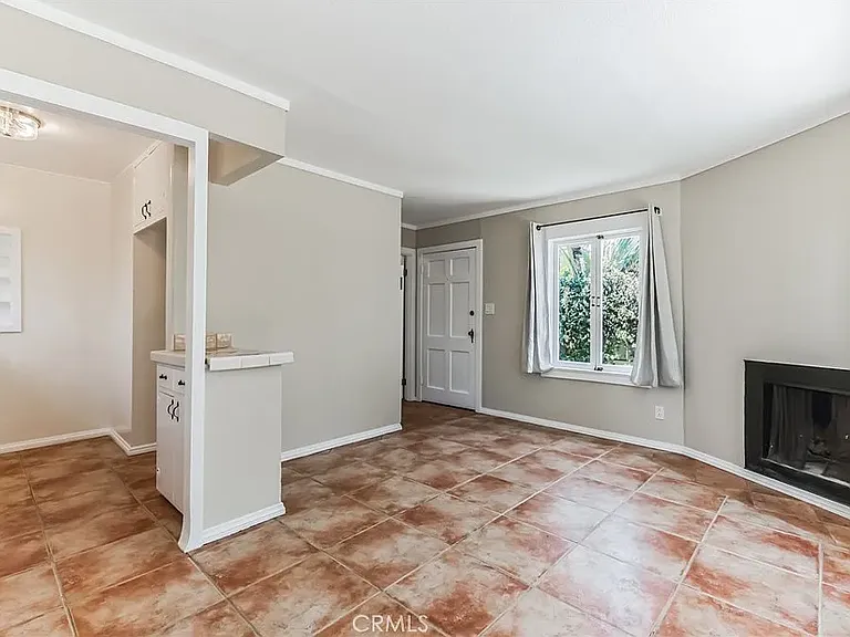 4175 Pepper Dr — Photo 3