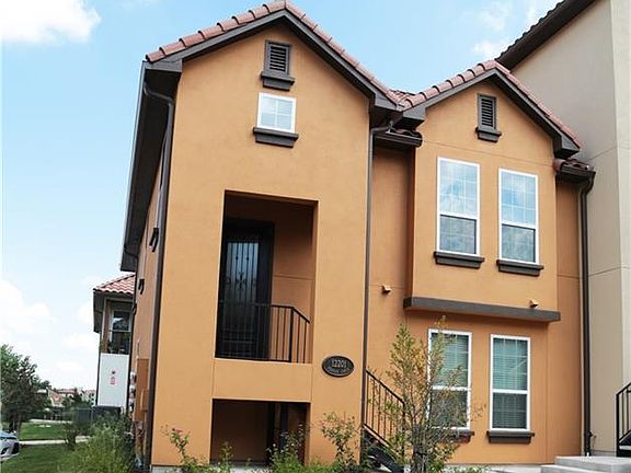 2nd image of 12201 Terraza Cir #Townhouse 60