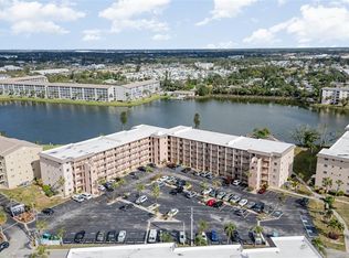 3937 Lake Bayshore Dr #401, Bradenton, FL 34205