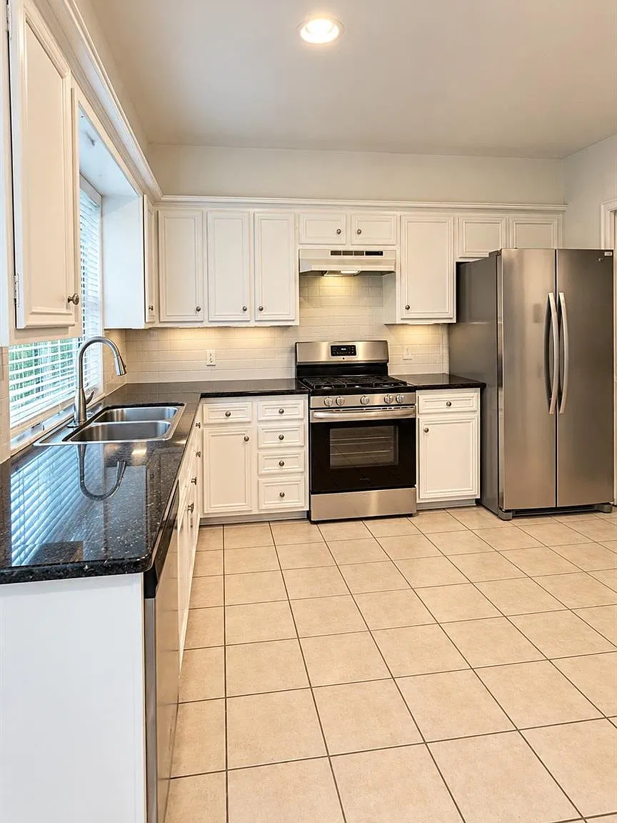 3 bed, 2.0 bath, 1714 sqft, $1,845 — Photo 2