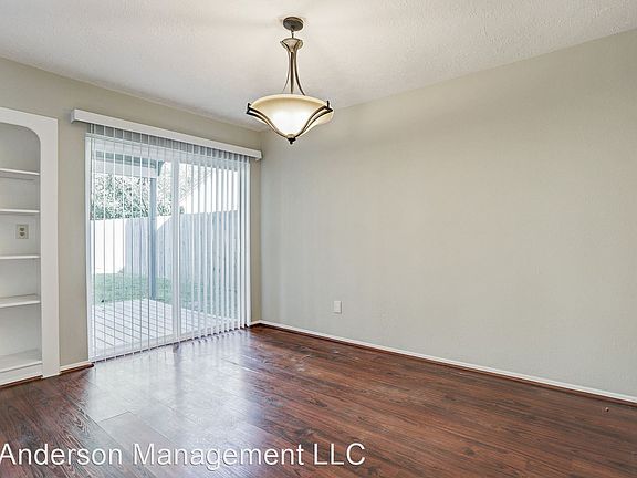 4th image of 1002 Oxborough Dr