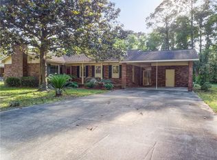 1091 N Pine St SW, Darien, GA 31305