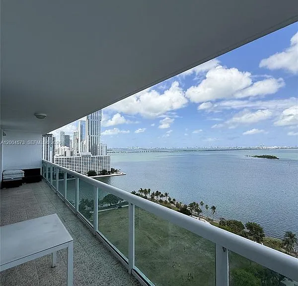 1800 N Bayshore Dr #2107 — Photo 10