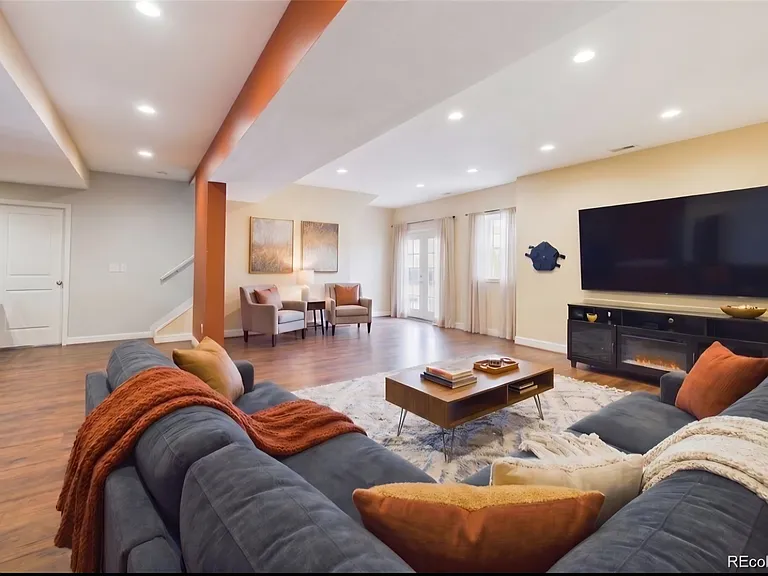 44076 Morning Star Ct — Photo 16