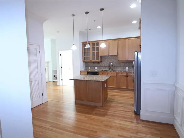 11 Perimeter Ctr E #2304 — Photo 7