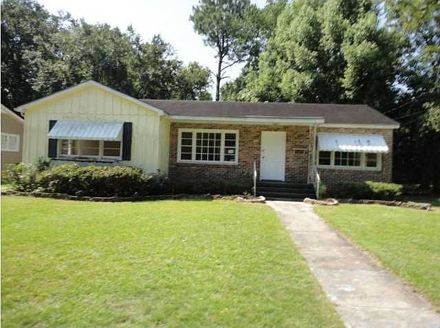 1st image of 2851 S Sherwood Dr