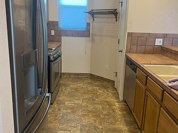 3rd image of 1425 Loma Verde Dr