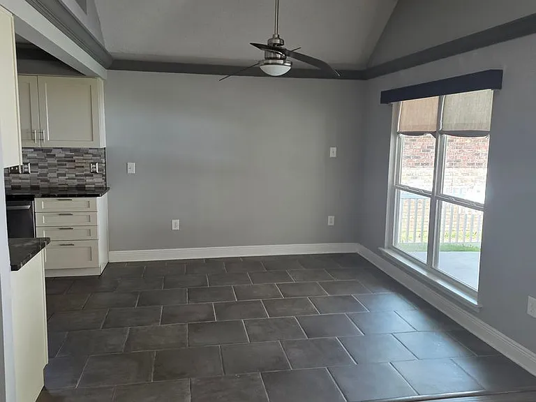 117 Moonraker Dr — Photo 5