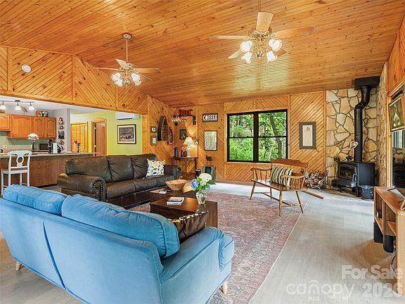 5th image of 170 Mountain Farm Rd