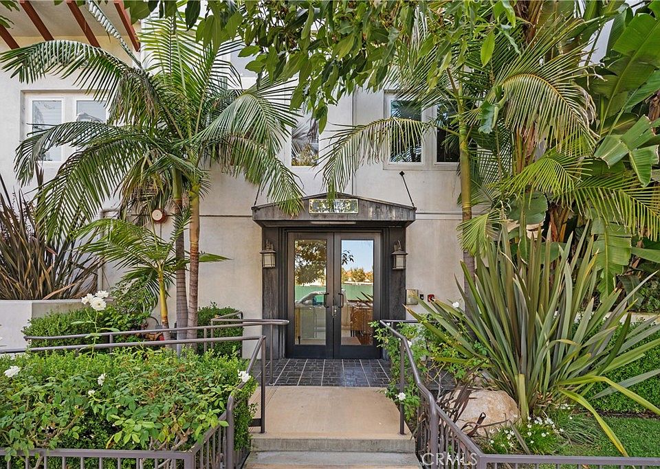 1st image of 4541 Colfax Ave #106