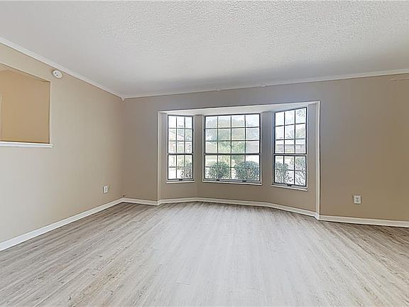 3rd image of 809 Sylvia Dr