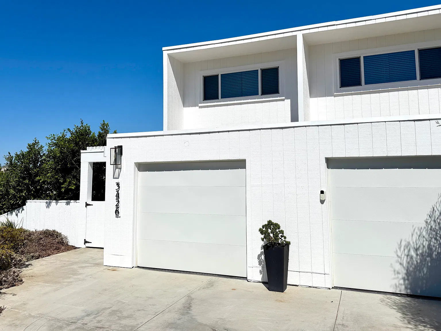 3 bed, 2.5 bath, 2004 sqft, $6,700 — Photo 1