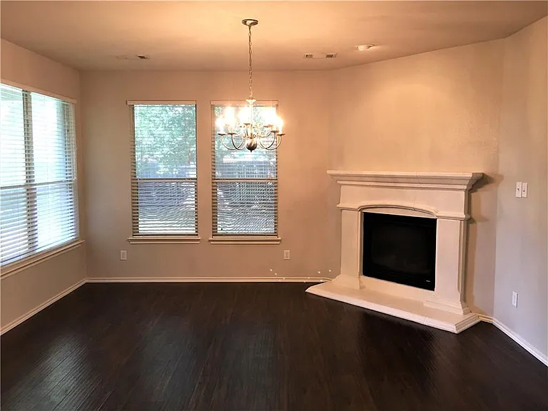 8004 Ranchvale Ln — Photo 13