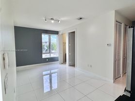 10426 NW 64th Ter, Doral, FL