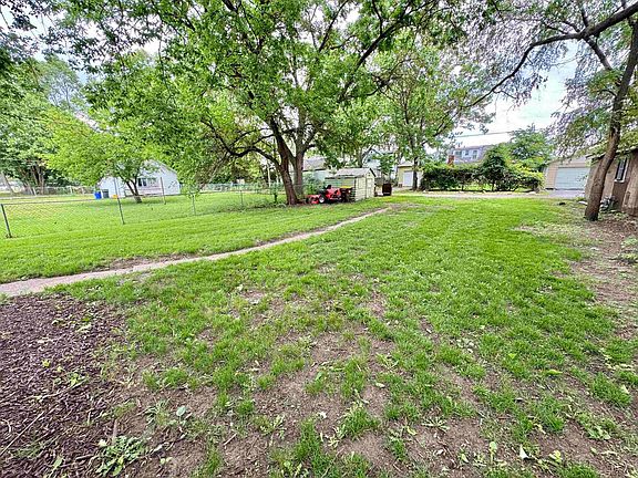 5th image of 2622 Hanson St