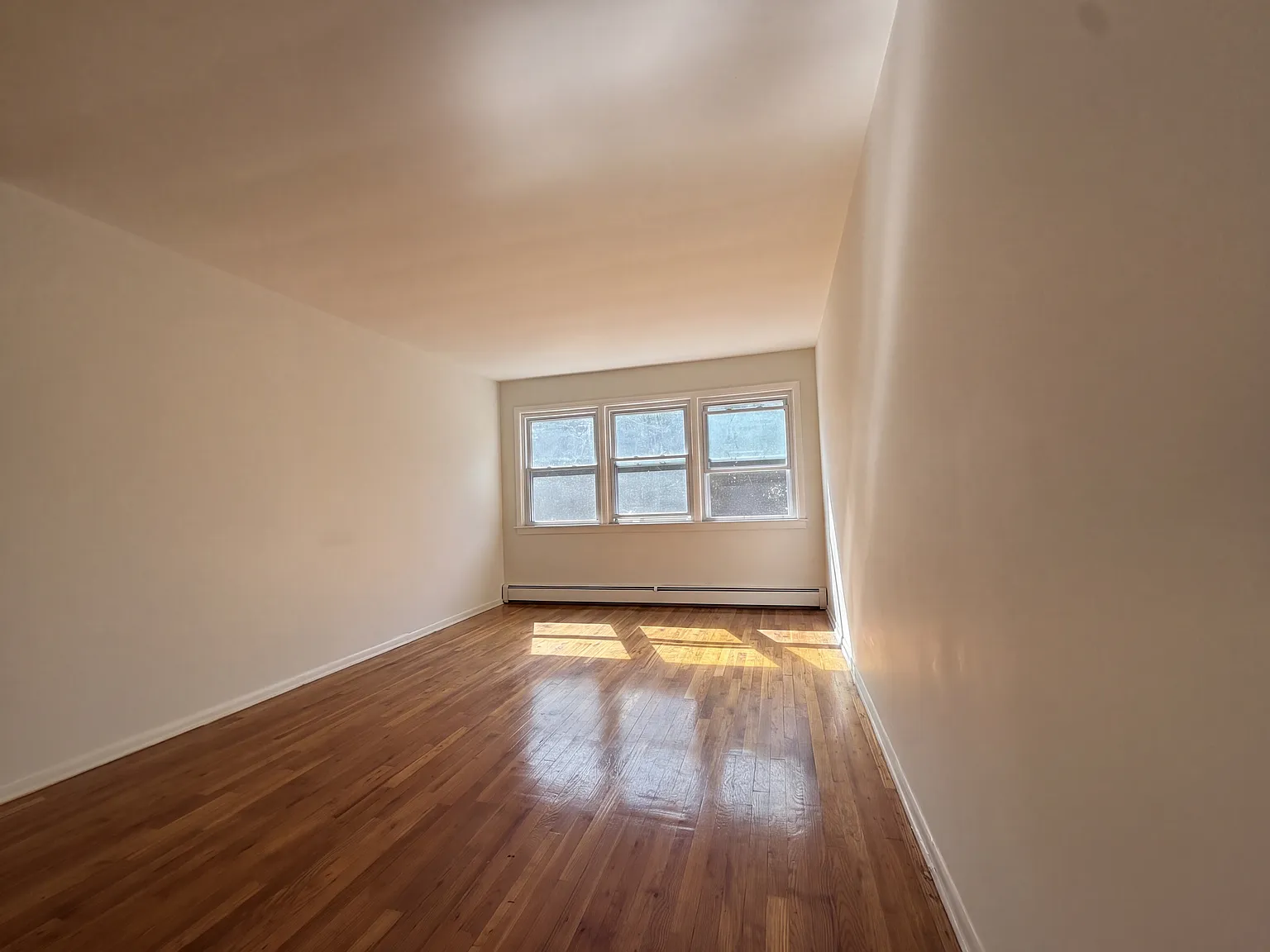 2 bed, 1000 sqft, $1,850 — Photo 3