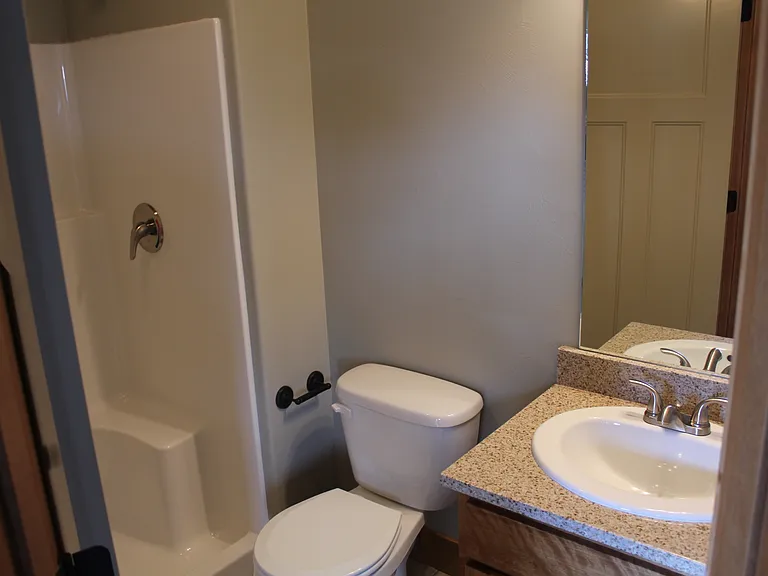 3689 Pipestone St — Photo 15