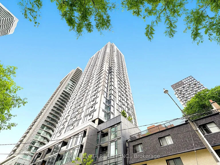 65 Mutual St #309 — Photo 3