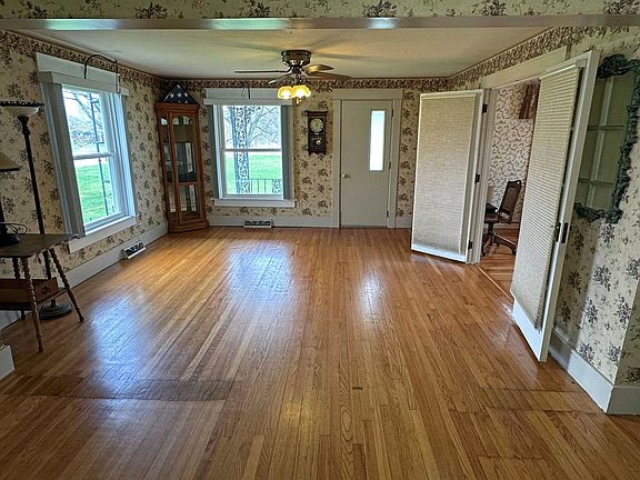 5th image of 8117 Reed Rd