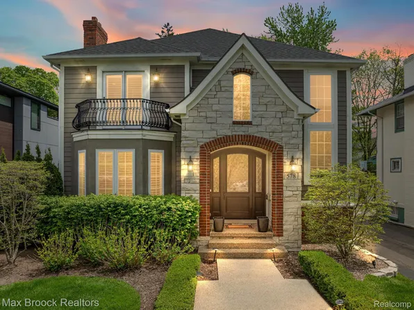 578 Woodland St, Birmingham, MI 48009
