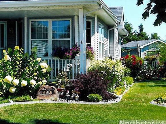 2nd image of 1108 Blossom Blvd NW