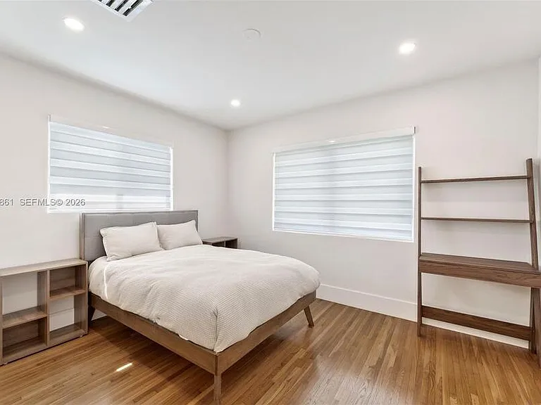45 Palermo Ave — Photo 16