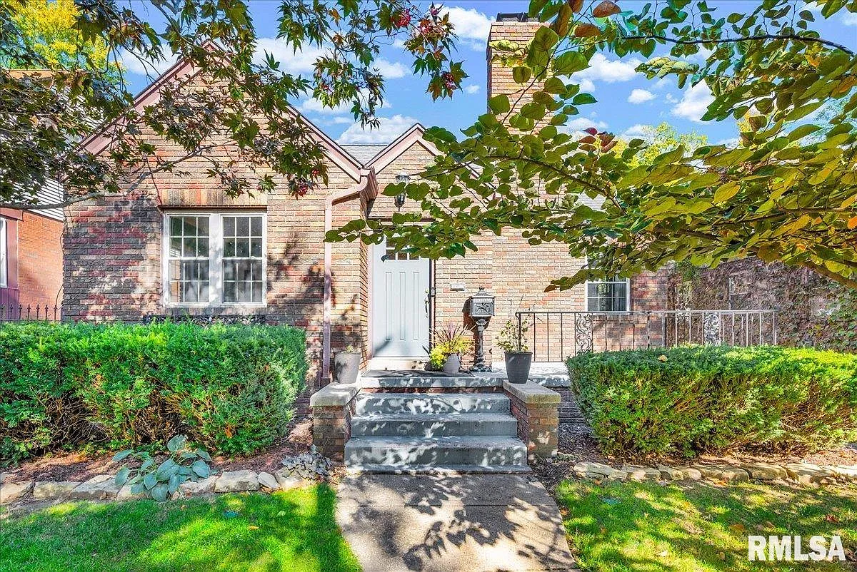317 W Corrington Ave photo 1
