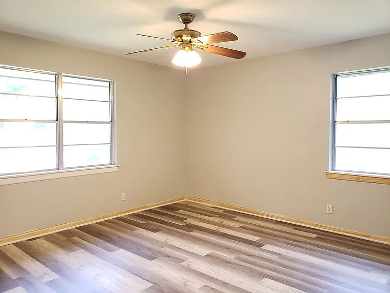 219 Stanford St — Photo 14