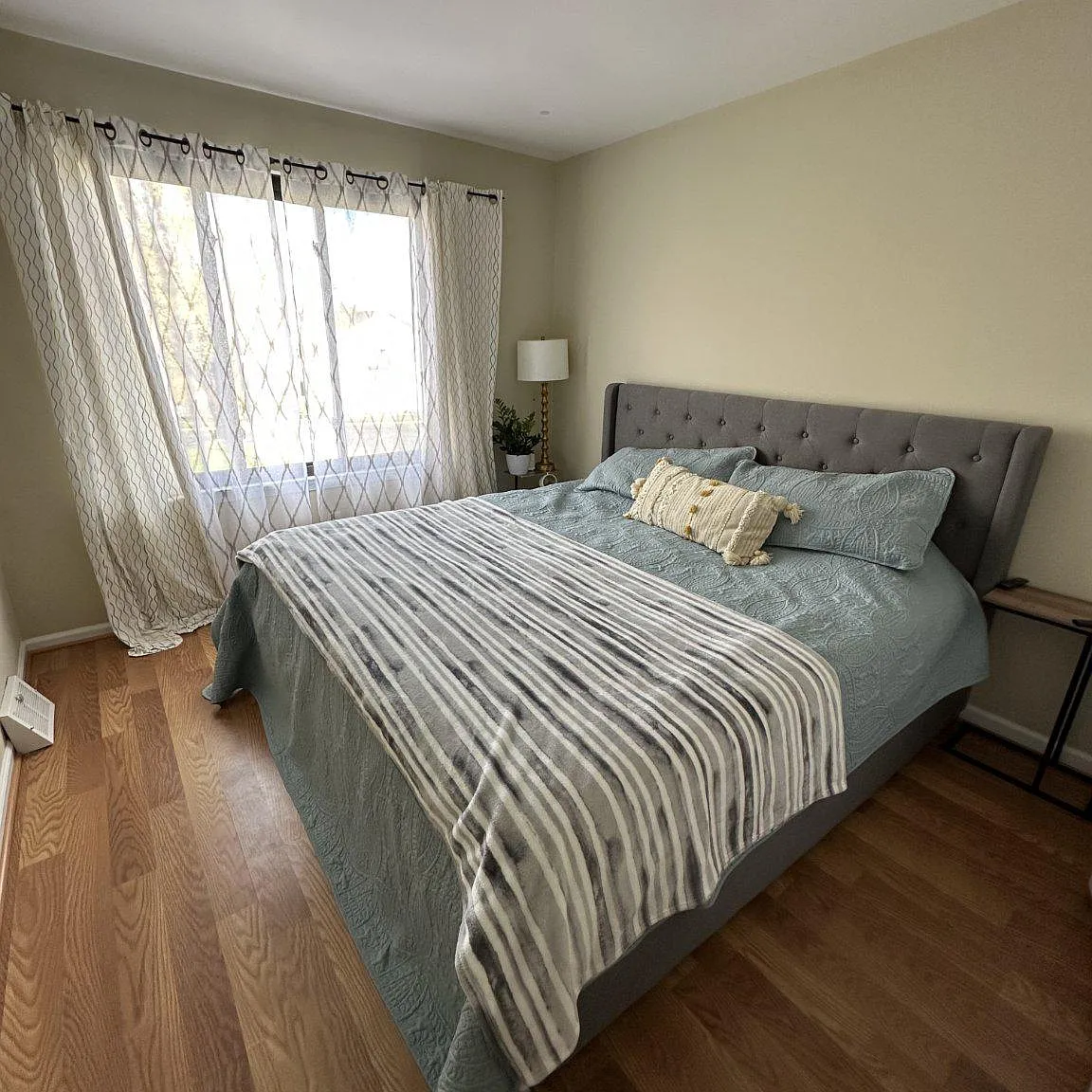 3 bed, 1.5 bath, 1371 sqft, $2,800 — Photo 3