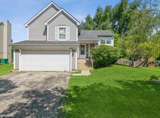 1482 Leeward Ct, Grayslake, IL