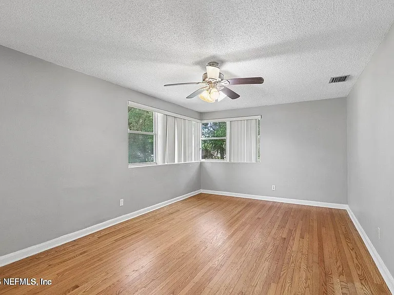 356 Tidewater Cir W — Photo 5