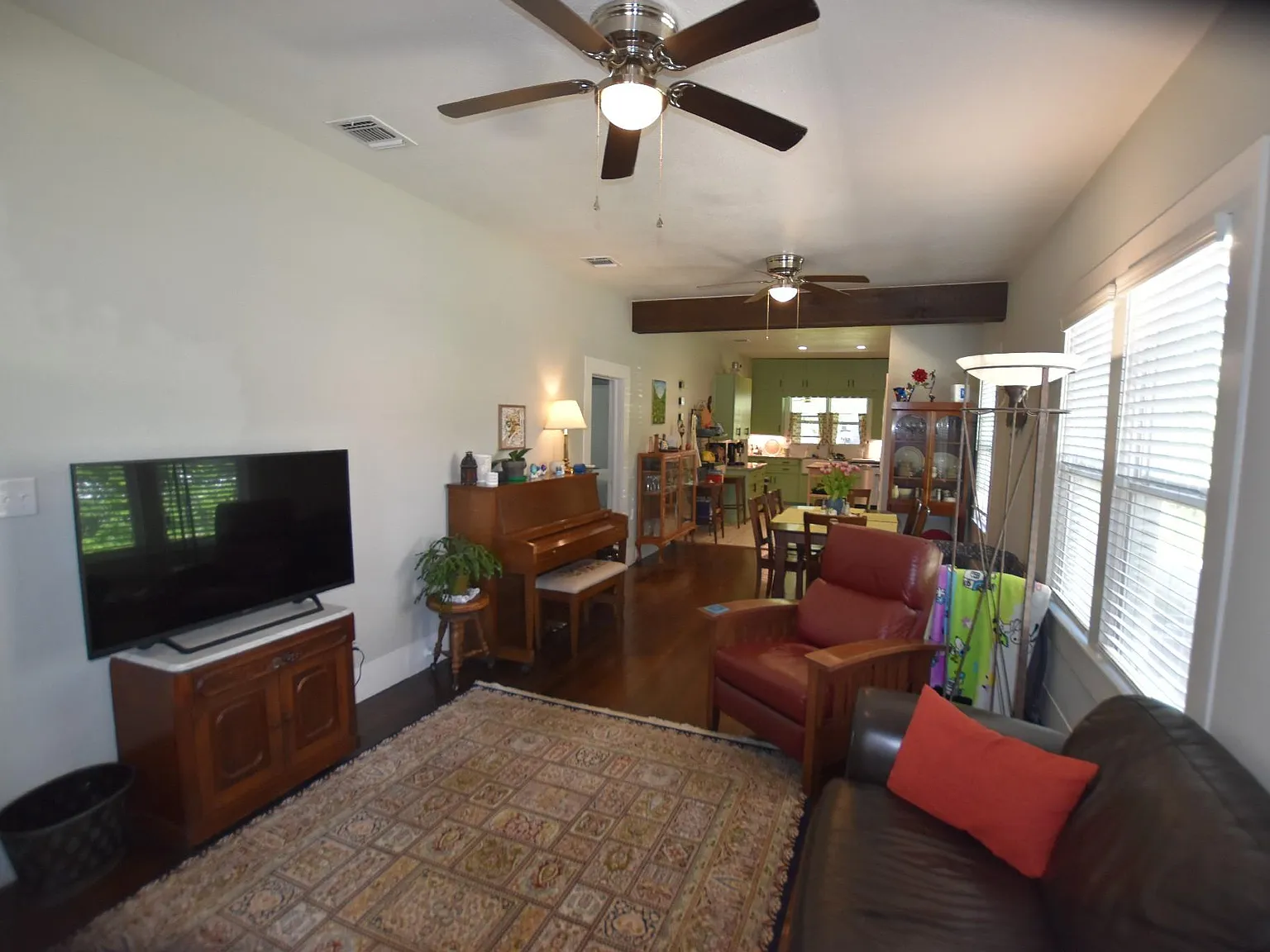 3 bed, 1248 sqft, $1,600 — Photo 2