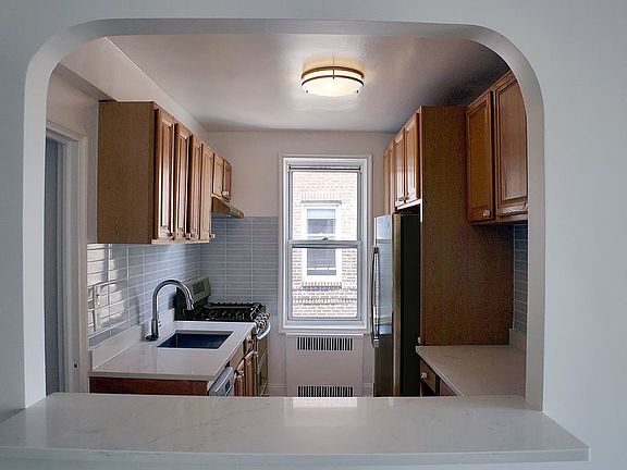 4th image of 11420 Queens Blvd #F1