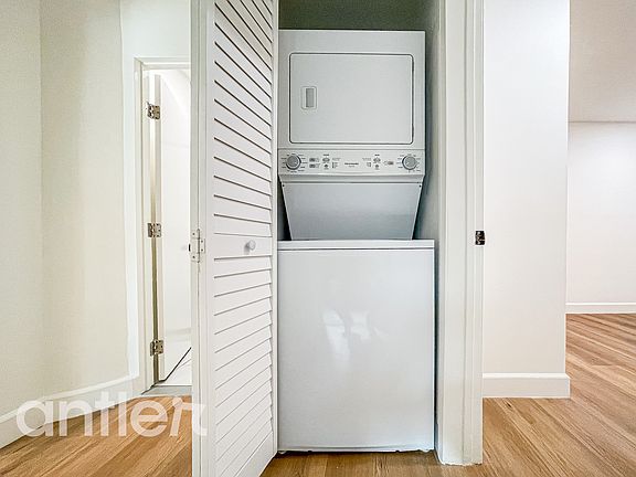 5th image of 7948 Romaine St #V4