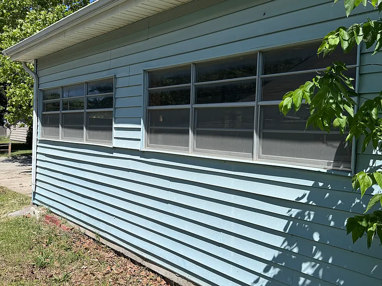 810 N C St — Photo 3