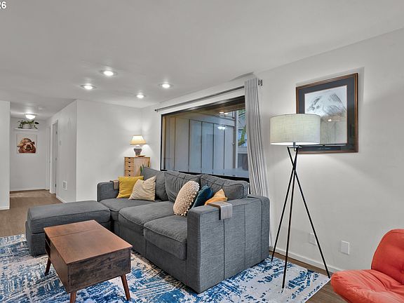 3rd image of 126 Treehill Loop