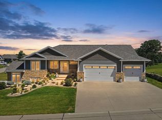 7663 Kaia Dr, Peosta, IA 52068