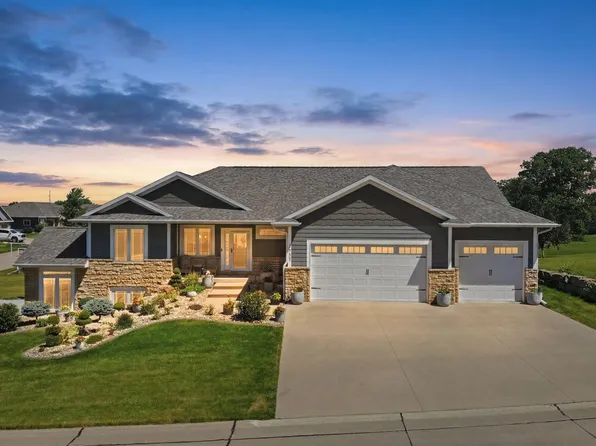 7663 Kaia Dr, Peosta, IA 52068