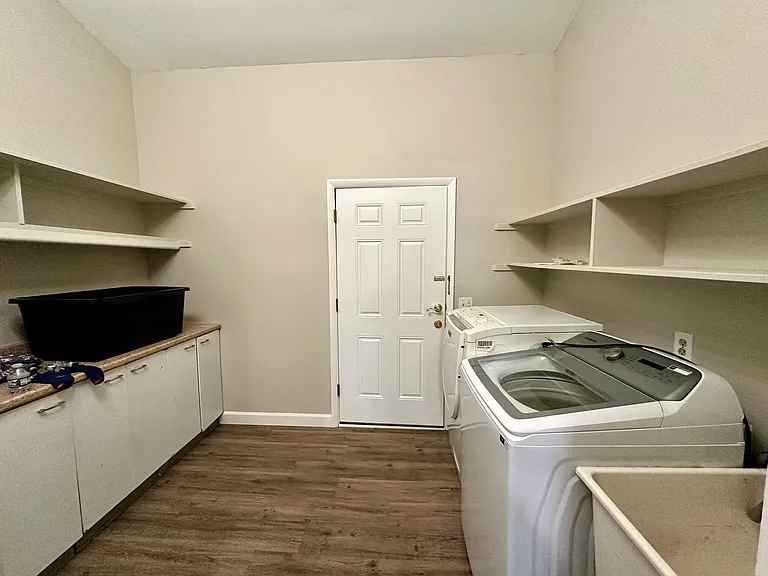 795 Watersedge Dr — Photo 7