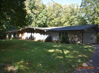 1060 W Outer Dr, Oak Ridge, TN 37830