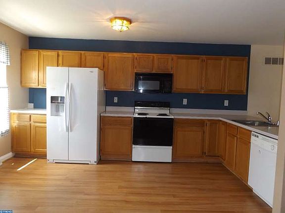 4th image of 62 Franklin Dr