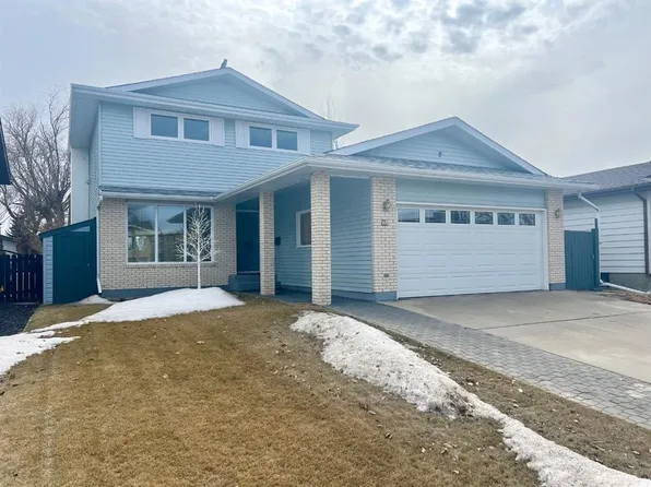 18 N McLevin Cres, Red Deer, AB T4R 1S9