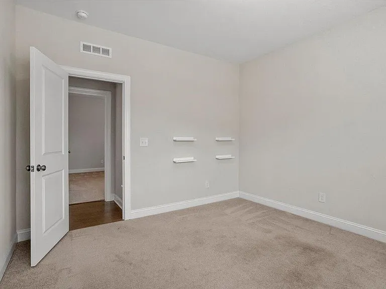 1829 Knights Crest Way — Photo 33