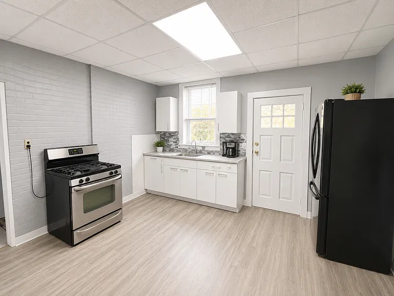 339 Valley St #1 — Photo 4