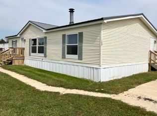 840 Maplewood Ln, Rochester, IN 46975