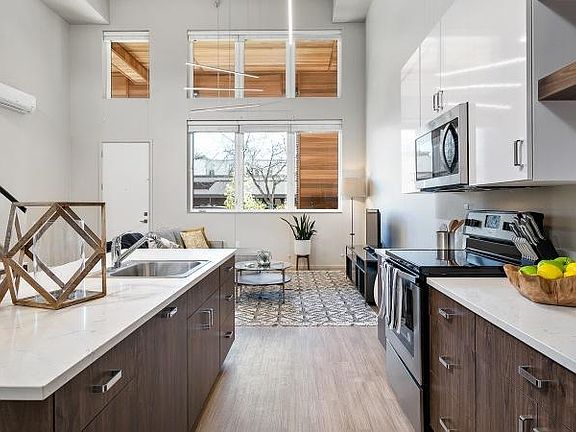 2nd image of 505 W Idaho St #515